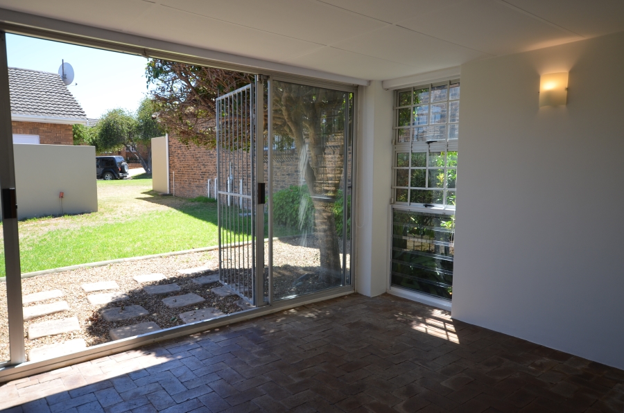 2 Bedroom Property for Sale in Kenridge Western Cape